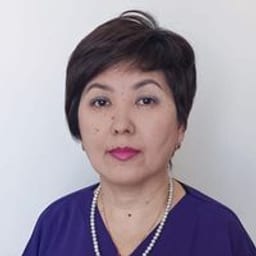 Портретный снимок врача, приём в городе Астана
