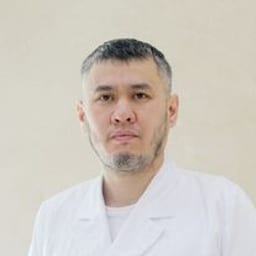 Портретный снимок врача, приём в городе Астана