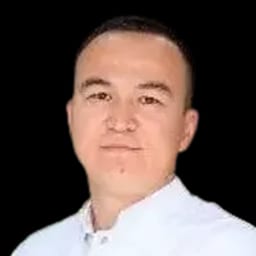 Портретный снимок врача, приём в городе Астана