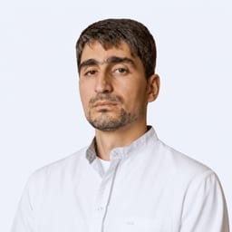 Портретный снимок врача, приём в городе Алматы