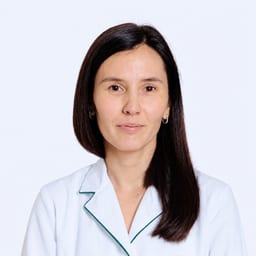 Портретный снимок врача, приём в городе Астана