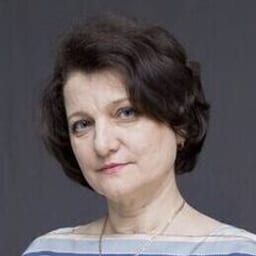 Портретный снимок врача, приём в городе Астана