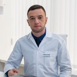Портретный снимок врача, приём в городе Алматы