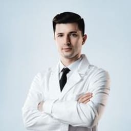Портретный снимок врача, приём в городе Алматы