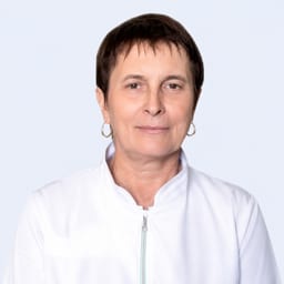 Портретный снимок врача, приём в городе Астана