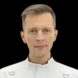 Портретный снимок врача, приём в городе Астана