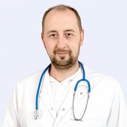 Портретный снимок врача, приём в городе Алматы