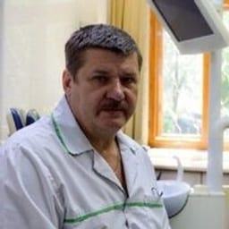Портретный снимок врача, приём в городе Алматы