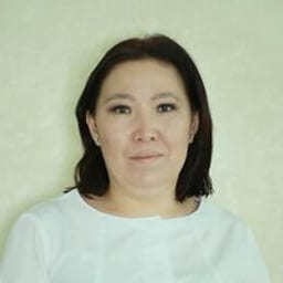 Портретный снимок врача, приём в городе Астана