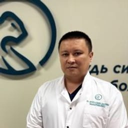 Портретный снимок врача, приём в городе Алматы