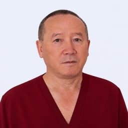 Портретный снимок врача, приём в городе Алматы Портретный снимок врача, приём в городе Алматы