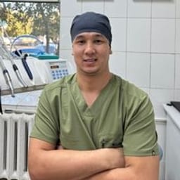 Портретный снимок врача, приём в городе Астана