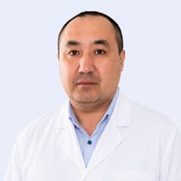 Портретный снимок врача, приём в городе Астана