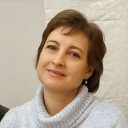 Портретный снимок врача, приём в городе Алматы