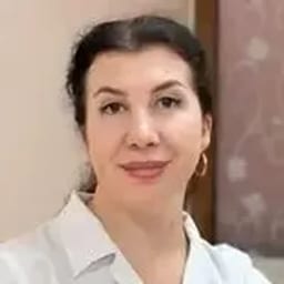 Портретный снимок врача, приём в городе Астана
