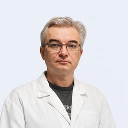 Портретный снимок врача, приём в городе Алматы