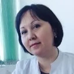 Портретный снимок врача, приём в городе Астана