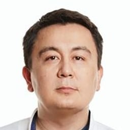 Портретный снимок врача, приём в городе Алматы
