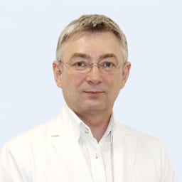 Портретный снимок врача, приём в городе Алматы