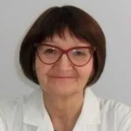 Портретный снимок врача, приём в городе Астана