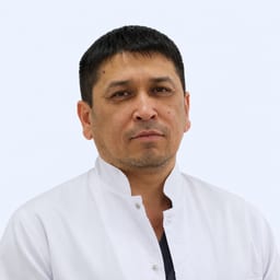 Портретный снимок врача, приём в городе Алматы