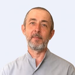 Портретный снимок врача, приём в городе Алматы