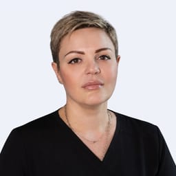 Портретный снимок врача, приём в городе Алматы