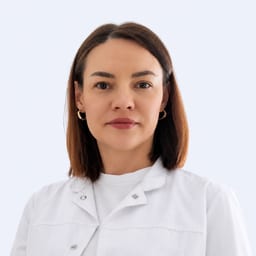 Портретный снимок врача, приём в городе Алматы