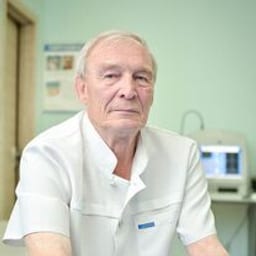 Портретный снимок врача, приём в городе Астана