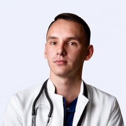 Портретный снимок врача, приём в городе Алматы