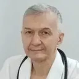 Портретный снимок врача, приём в городе Астана