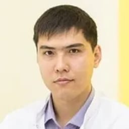 Портретный снимок врача, приём в городе Астана