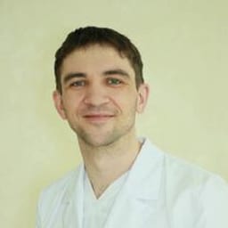 Портретный снимок врача, приём в городе Астана