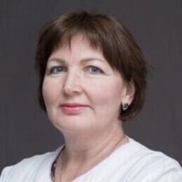 Портретный снимок врача, приём в городе Астана