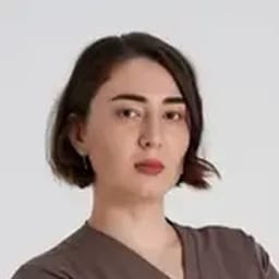 Портретный снимок врача, приём в городе Астана