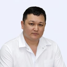 Портретный снимок врача, приём в городе Астана