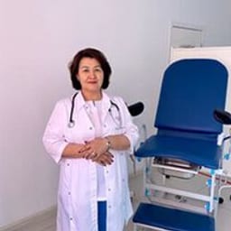 Портретный снимок врача, приём в городе Астана