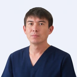 Портретный снимок врача, приём в городе Алматы