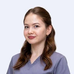 Портретный снимок врача, приём в городе Астана