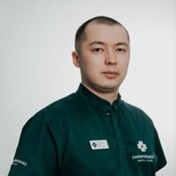 Портретный снимок врача, приём в городе Астана
