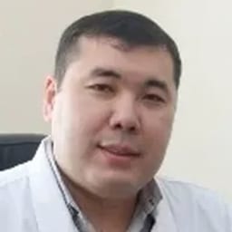 Портретный снимок врача, приём в городе Астана