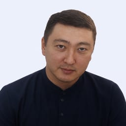 Портретный снимок врача, приём в городе Астана