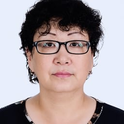 Портретный снимок врача, приём в городе Астана