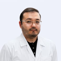 Портретный снимок врача, приём в городе Алматы