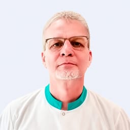 Портретный снимок врача, приём в городе Алматы