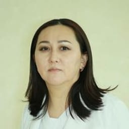 Портретный снимок врача, приём в городе Астана
