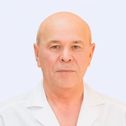 Портретный снимок врача, приём в городе Астана