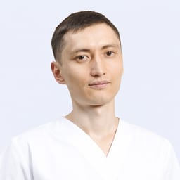 Портретный снимок врача, приём в городе Алматы