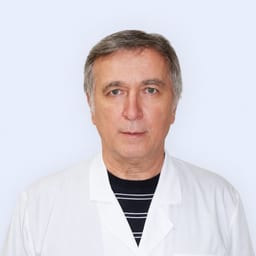Портретный снимок врача, приём в городе Алматы