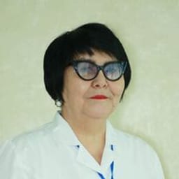 Портретный снимок врача, приём в городе Астана